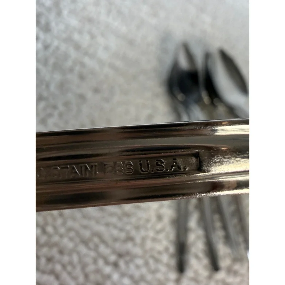 WM Rogers Mfg Co Stainless USA Grapefruit Spoons Set of‎ 8 Serrated Edge